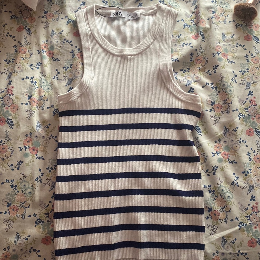 Zara top size small stretchy material